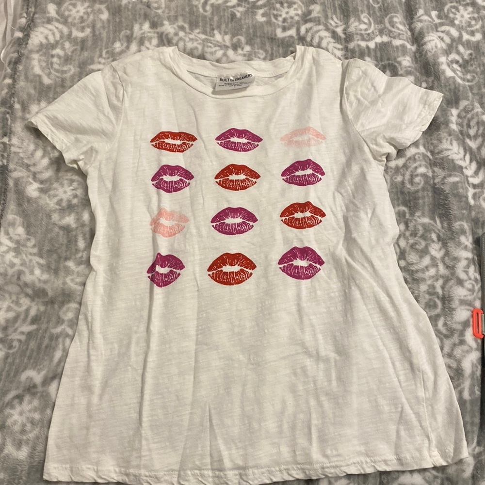 tee shirt